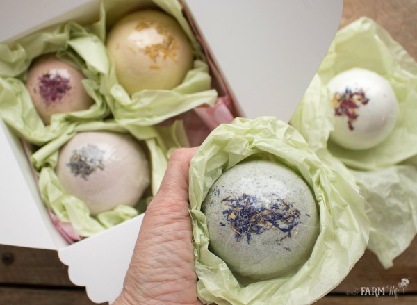 cute ways to wrap bath bombs